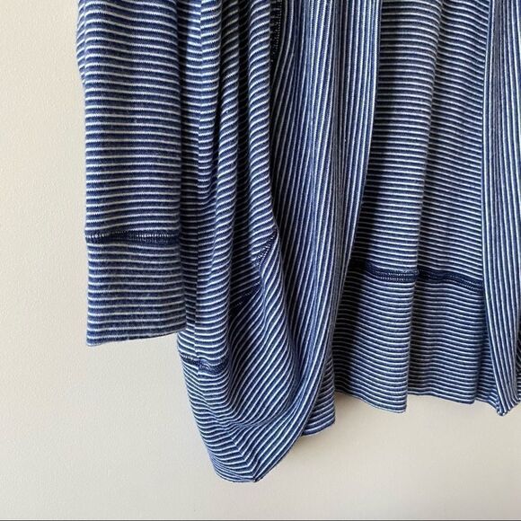 ANTHROPOLOGIE-“SUNDRY” Brushed Fleece Cardigan - Picture 5 of 10